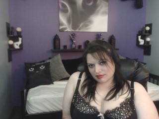 Real time chat with mature RavenRyderXO wants sexy entertainment